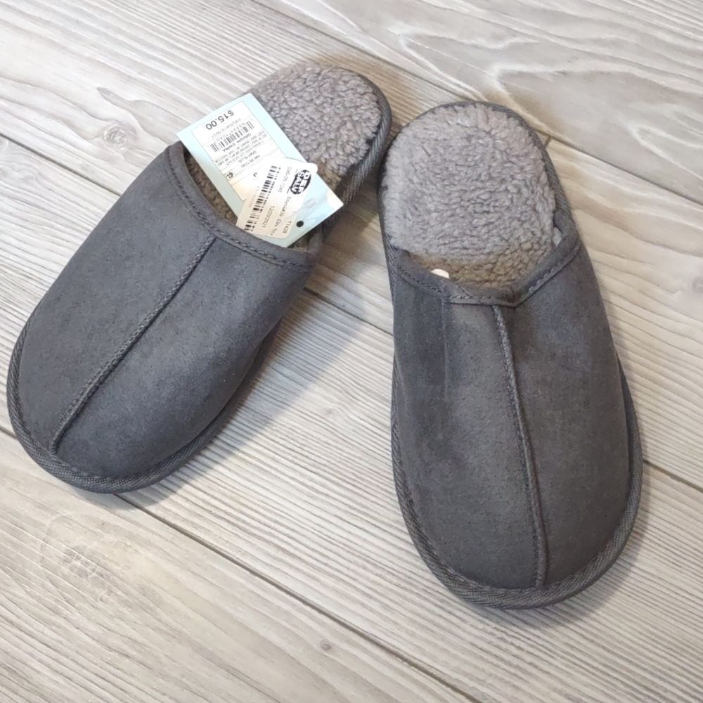 (83-0177)    Cat & Jack Ellis Slippers Sz M (2/3)